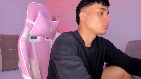 Snapshot of axel_cody_ chatting on 07-25-26, 12:47 AXEL online show from 07-25-26, 12:47