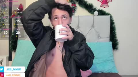 Snapshot of axel_evanss chatting on 12-06-24, 12:49 Axel Evanss online show from 12-06-24, 12:49
