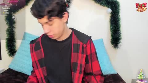 Snapshot of axel_evanss chatting on 12-10-24, 01:00 Axel Evanss online show from 12-10-24, 01:00