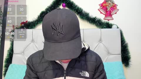Snapshot of axel_evanss chatting on 12-14-24, 01:05 Axel Evanss online show from 12-14-24, 01:05