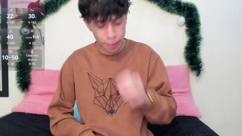 Snapshot of axel_evanss chatting on 12-19-24, 12:45 Axel Evanss online show from 12-19-24, 12:45