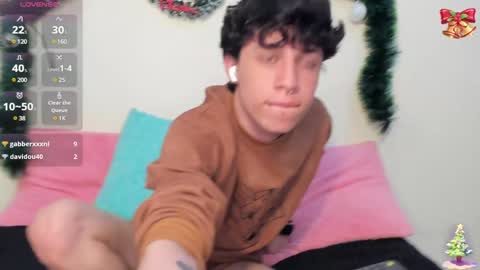 Snapshot of axel_evanss chatting on 12-19-24, 03:52 Axel Evanss online show from 12-19-24, 03:52