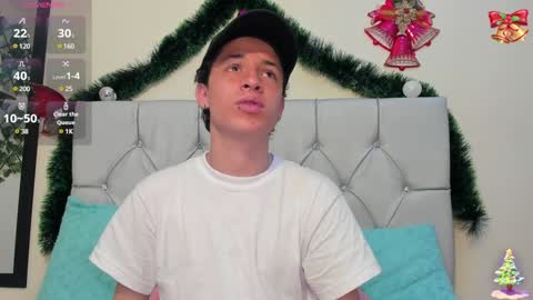 Snapshot of axel_evanss chatting on 12-24-24, 02:54 Axel Evanss online show from 12-24-24, 02:54
