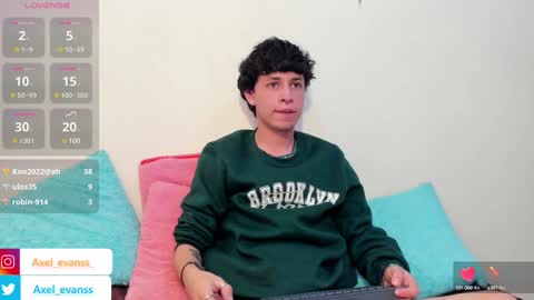 Snapshot of axel_evanss chatting on 01-08-25, 04:00 Axel Evanss online show from 01-08-25, 04:00