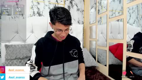 Snapshot of axel_evanss chatting on 02-05-25, 01:11 Axel Evanss online show from 02-05-25, 01:11