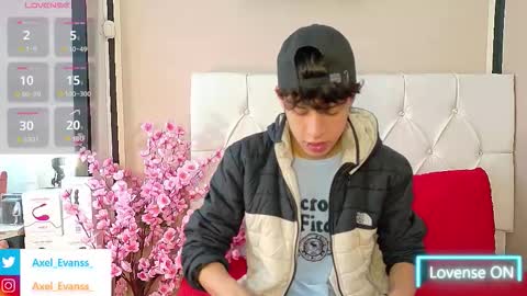 Snapshot of axel_evanss chatting on 10-17-25, 12:30 Axel Evanss online show from 10-17-25, 12:30