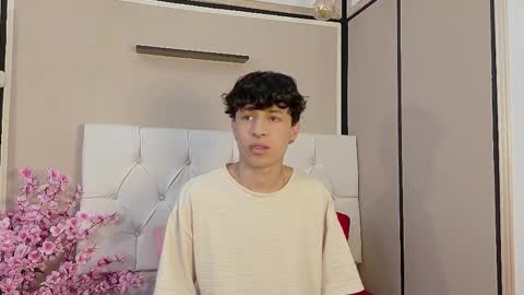 Axel Evanss online show from 10-27-25, 12:09