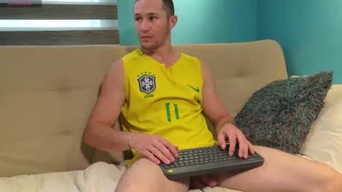 Axel Fairchaild online show from 10-08-25, 02:36