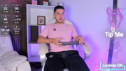 axel_grey_ online show from 11-16-25, 11:49
