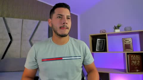 axel_grey_ online show from 04-11-26, 12:31