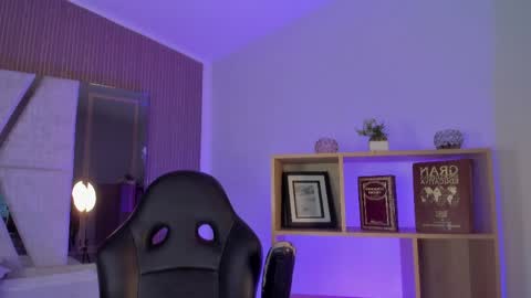 axel_grey_ online show from 06-01-26, 12:40
