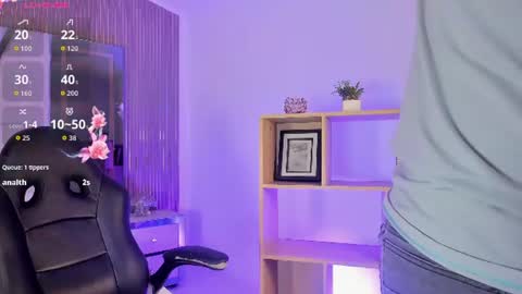 axel_grey_ online show from 06-25-26, 12:42