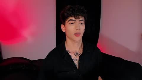 Snapshot of axel_inkshade chatting on 06-17-26, 12:35 Axel online show from 06-17-26, 12:35