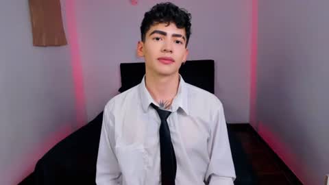 Snapshot of axel_inkshade chatting on 07-18-26, 08:56 Axel online show from 07-18-26, 08:56