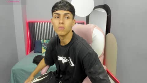 Snapshot of axel_mendoza_ chatting on 06-03-26, 09:09 A X E L online show from 06-03-26, 09:09