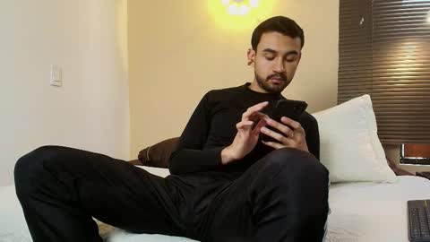 Axel Moon online show from 10-21-25, 07:47