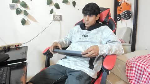 axel_rosse2 online show from 11-03-25, 11:59