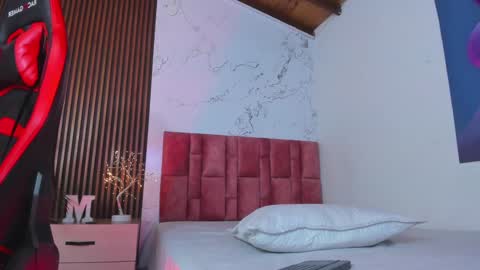 Snapshot of axel_stein2 chatting on 12-14-24, 09:07 Axel online show from 12-14-24, 09:07