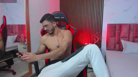 Snapshot of axel_stein2 chatting on 12-15-24, 10:07 Axel online show from 12-15-24, 10:07