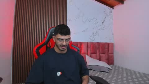 Snapshot of axel_stein2 chatting on 12-26-24, 05:37 Axel online show from 12-26-24, 05:37