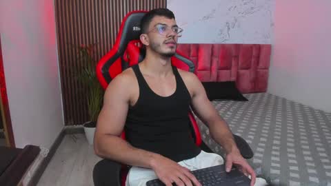 Snapshot of axel_stein2 chatting on 01-08-25, 03:40 Axel online show from 01-08-25, 03:40