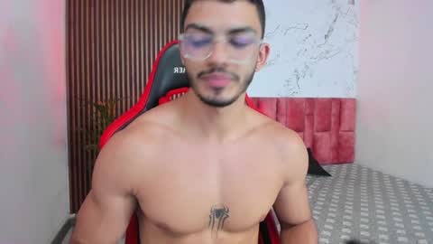 Snapshot of axel_stein2 chatting on 01-09-25, 10:20 Axel online show from 01-09-25, 10:20