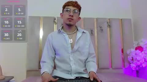 AXEL  online show from 10-21-25, 03:51