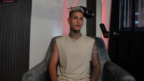 Snapshot of axel_villa chatting on 01-04-25, 09:20 Agustin online show from 01-04-25, 09:20