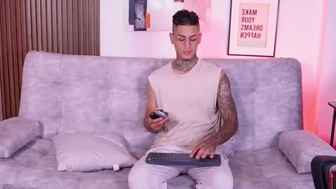 Snapshot of axel_villa chatting on 03-03-25, 09:26 Agustin online show from 03-03-25, 09:26
