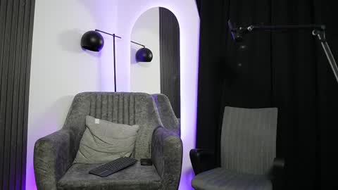 Snapshot of axel_villa chatting on 03-05-25, 12:05 Agustin online show from 03-05-25, 12:05