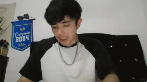 axel_wolf1 online show from 06-14-26, 06:10