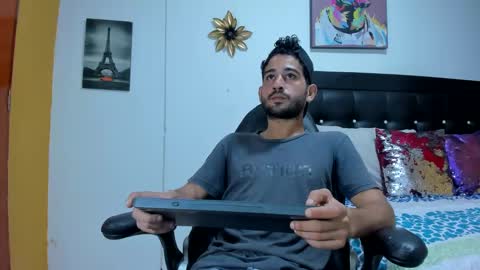 Snapshot of axell_aroon_22 chatting on 10-26-25, 02:50 AXELL online show from 10-26-25, 02:50