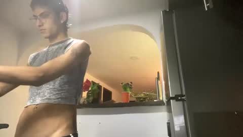 Axel  online show from 01-11-25, 02:30