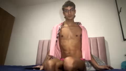 Axel  online show from 01-22-25, 05:59