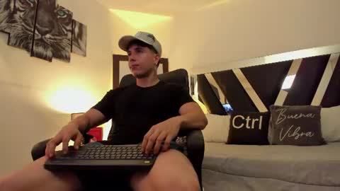 Snapshot of axelmartinezz chatting on 07-02-26, 09:54 axelmartinezz online show from 07-02-26, 09:54