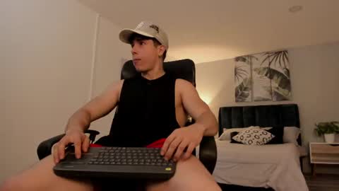 Snapshot of axelmartinezz chatting on 07-20-26, 08:33 axelmartinezz online show from 07-20-26, 08:33