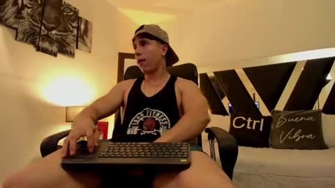 Snapshot of axelmartinezz chatting on 07-26-26, 12:52 axelmartinezz online show from 07-26-26, 12:52
