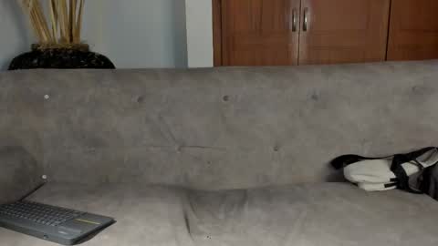 Snapshot of axelraven chatting on 12-16-25, 02:11 Axel Raven online show from 12-16-25, 02:11