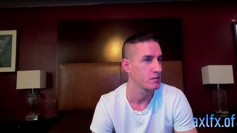 Snapshot of axl_fx chatting on 12-19-24, 04:46 Axl online show from 12-19-24, 04:46