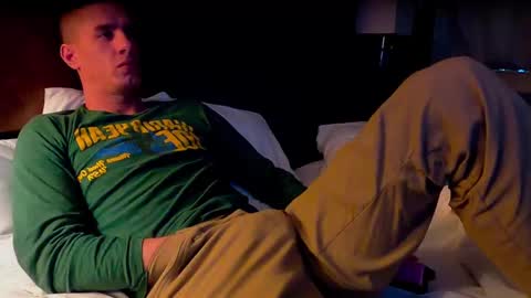 Snapshot of axl_fx chatting on 01-04-25, 06:51 Axl online show from 01-04-25, 06:51