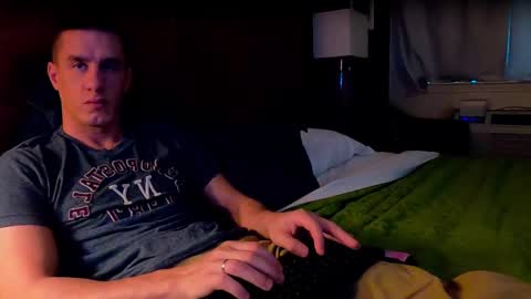 Snapshot of axl_fx chatting on 01-06-25, 08:18 Axl online show from 01-06-25, 08:18