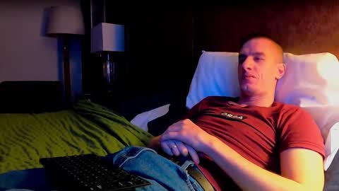 Snapshot of axl_fx chatting on 02-15-25, 12:26 Axl online show from 02-15-25, 12:26