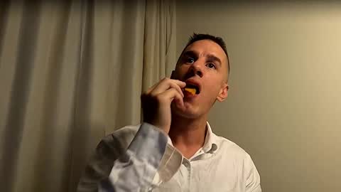 Snapshot of axl_fx chatting on 09-13-25, 10:53 Axl online show from 09-13-25, 10:53