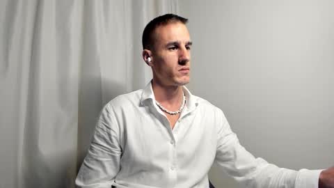 Snapshot of axl_fx chatting on 09-16-25, 11:50 Axl online show from 09-16-25, 11:50