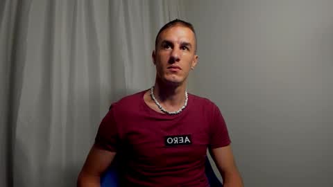 Snapshot of axl_fx chatting on 09-17-25, 10:44 Axl online show from 09-17-25, 10:44