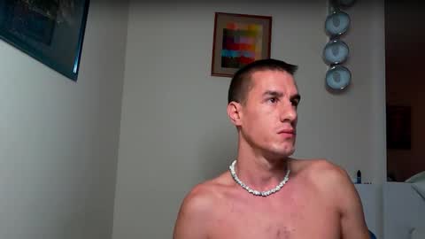 Snapshot of axl_fx chatting on 10-04-25, 03:26 Axl online show from 10-04-25, 03:26