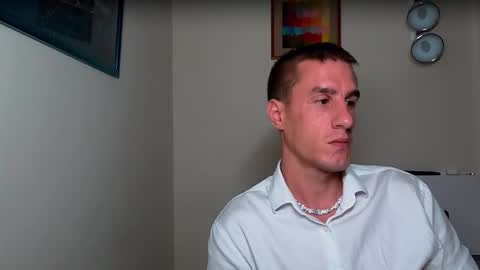 Snapshot of axl_fx chatting on 10-05-25, 05:00 Axl online show from 10-05-25, 05:00