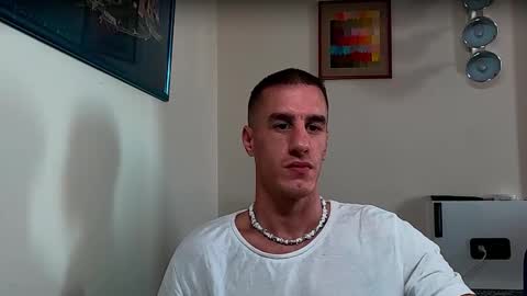 Snapshot of axl_fx chatting on 10-09-25, 08:12 Axl online show from 10-09-25, 08:12