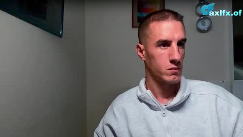 Snapshot of axl_fx chatting on 10-09-25, 10:08 Axl online show from 10-09-25, 10:08