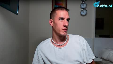 Snapshot of axl_fx chatting on 10-12-25, 04:28 Axl online show from 10-12-25, 04:28